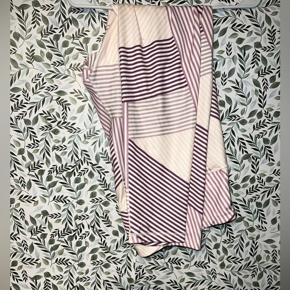 Old Navy Pants - Old Navy Activewear Leggings